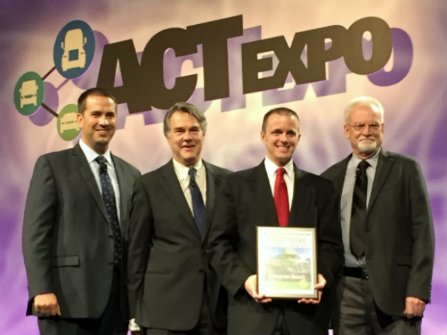 From left to right Erik Neandross Gladstein Neandross amp Assocs Jim Mele Fleet Owner Billy Lawder AnheuserBusch and Jerry Parker Wix Filters