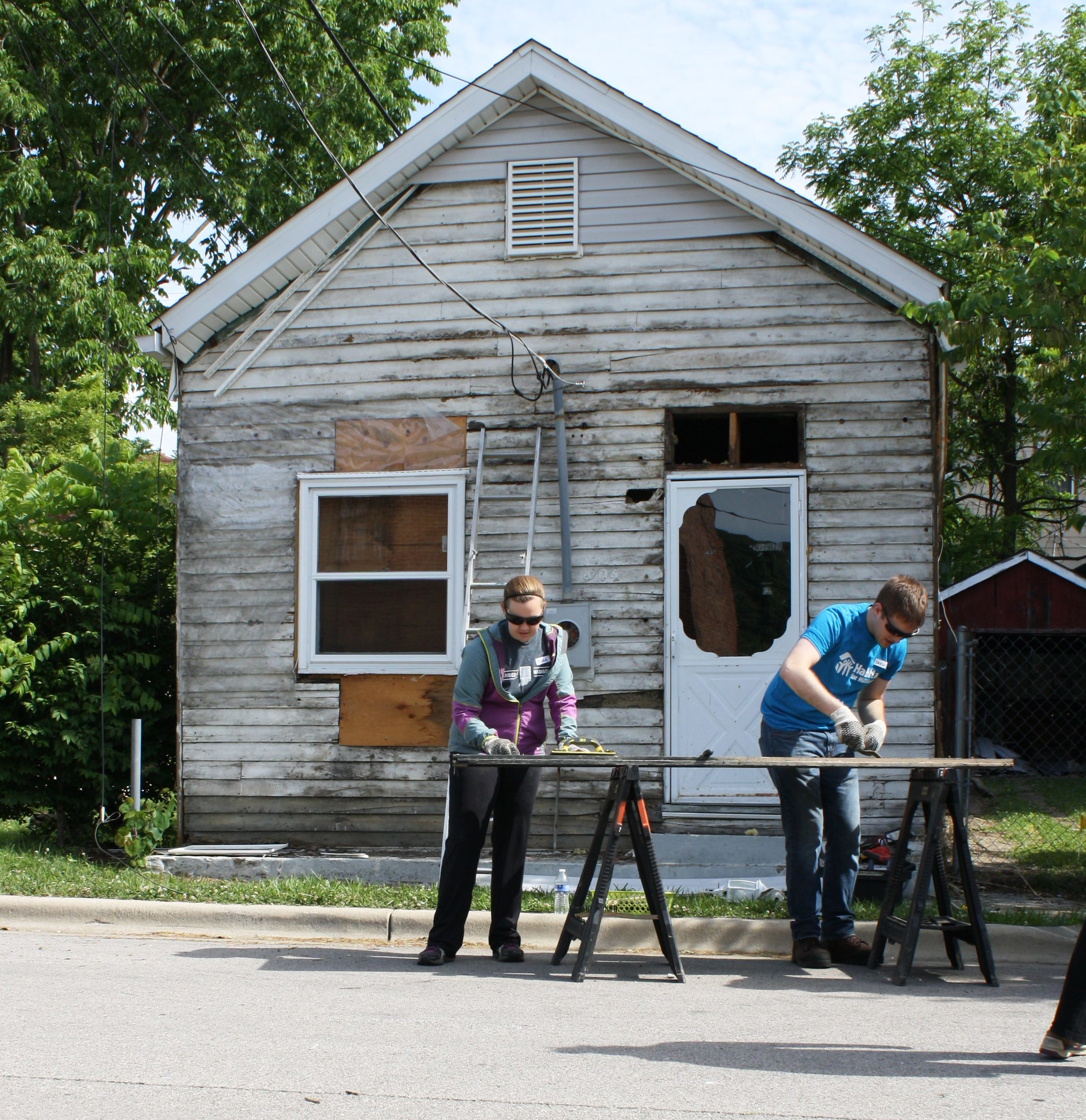 Jenna Machunas and Darian Smith of VSG work at the build site recently