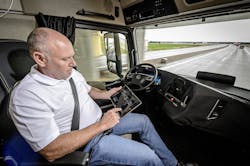 Daimler AGrsquos MercedesBenz Future Truck 2025 can operate without driver input via a function the OEM calls ldquoHighway Pilotrdquo Daimler AGrsquos MercedesBenz Future Truck 2025 can operate without driver input via a function the OEM calls ldquoHighway Pilotrdquo