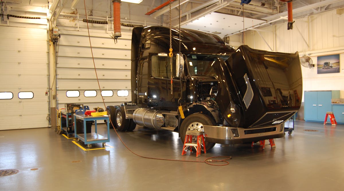 The SuperTruck program is aimed at boosting the efficiency of heavy-duty Class 8 long-haul tractor-trailers operating in the U.S. (Photo by Sean Kilcarr/Fleet Owner)