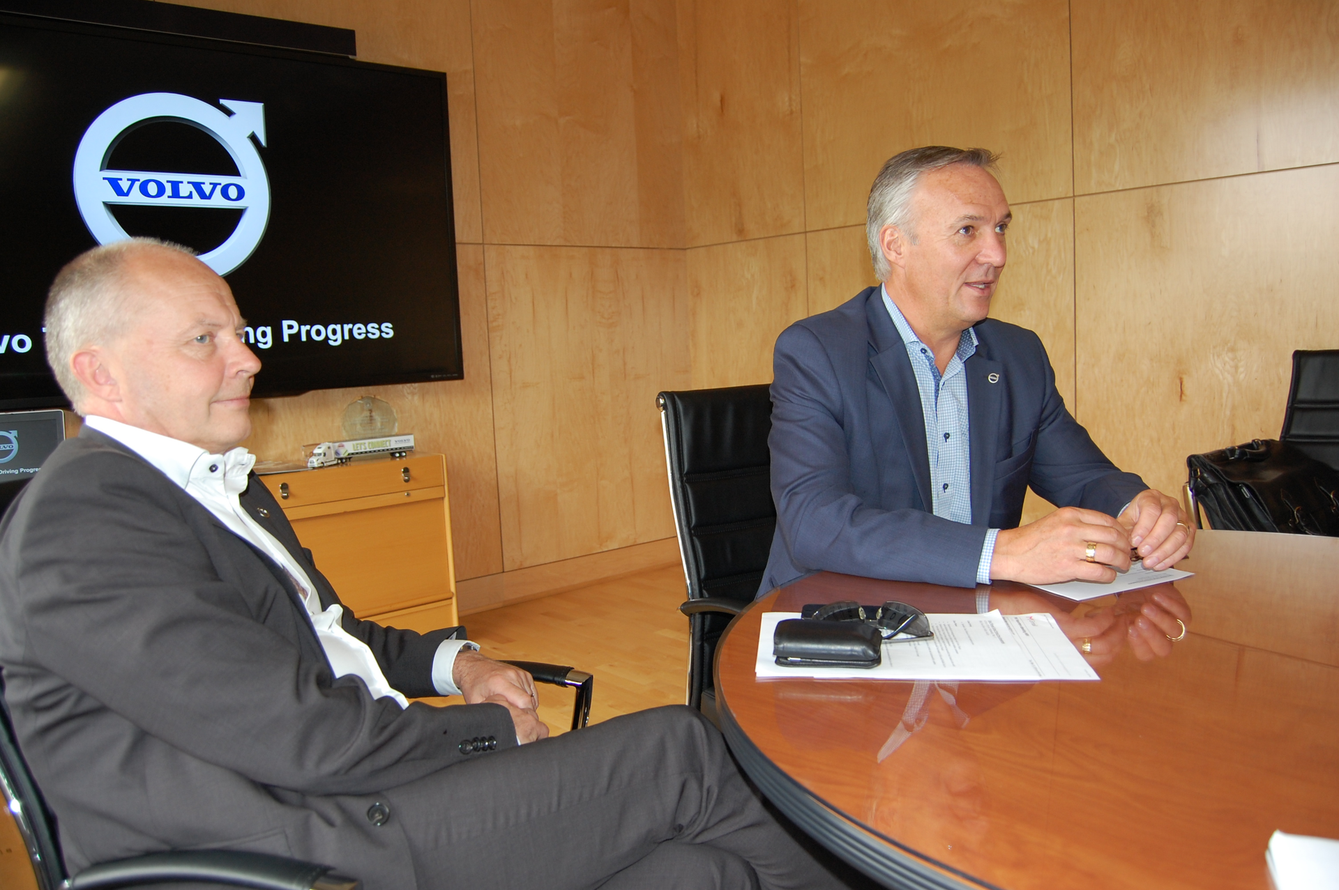 Volvo39s Claes Nilsson at left and Gran Nyberg talk with reporters at the company39s New River Valley NRV plant Photo by Sean KilcarrFleet Owner