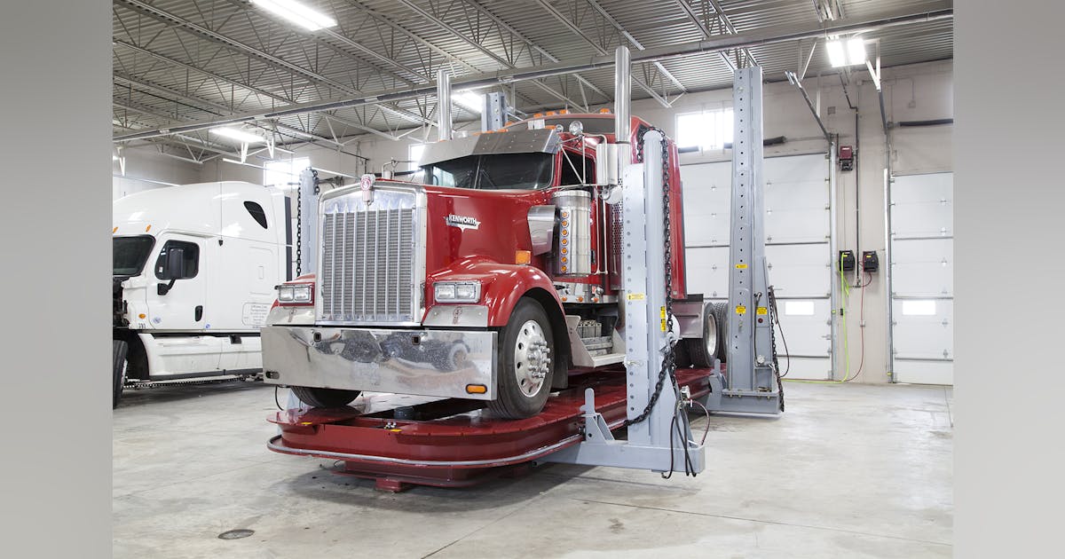 Chief introduces heavy-duty collision frame rack | FleetOwner