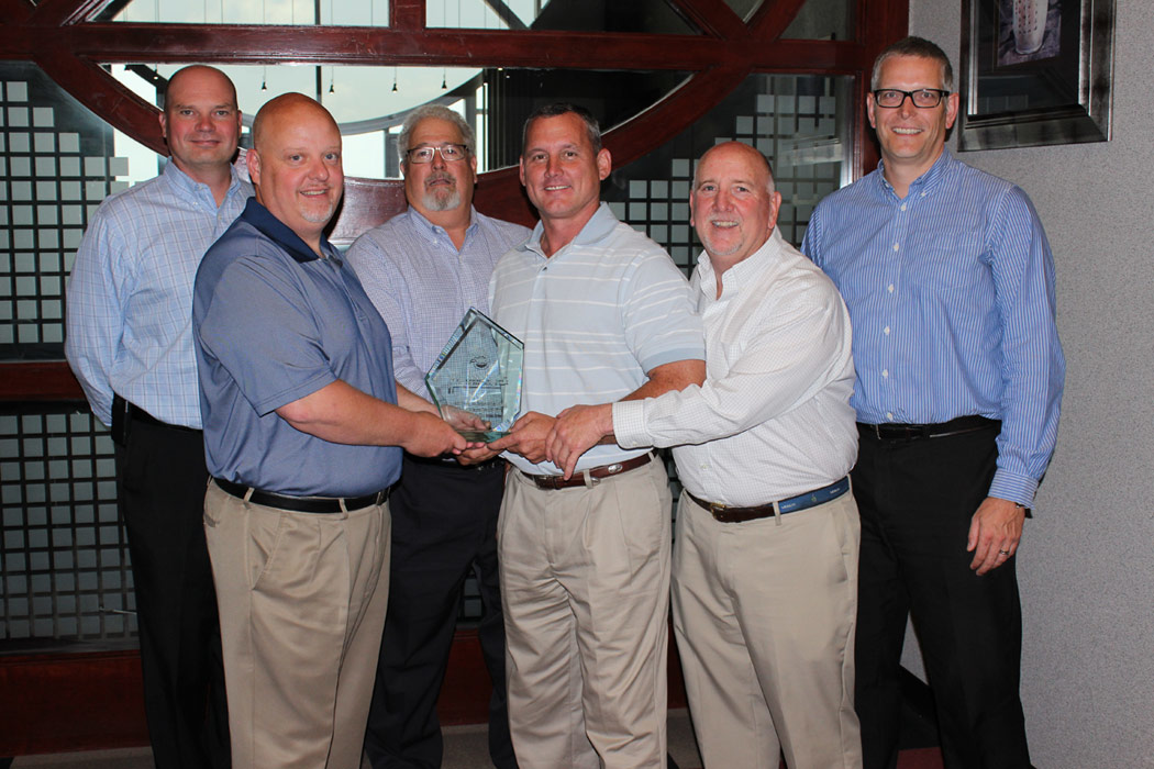 From left Doug Dorn ndash vice president salesfleets Americas SAFHolland Gerry Mead ndash senior vice president of maintenance at US Xpress Mike Colaccino ndash senior national account manager SAFHolland Shaun Sadler ndash director of equipment US Xpress Pat McNamara director national fleet accounts SAF Holland and Steffen Schewerda president Americas SAFHolland