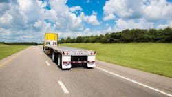 Utility Trailer Manufacturing Company and Tautliner curtainsided trailers released the 4000AE flatbed trailer Utility Trailer Manufacturing Company and Tautliner curtainsided trailers released the 4000AE flatbed trailer