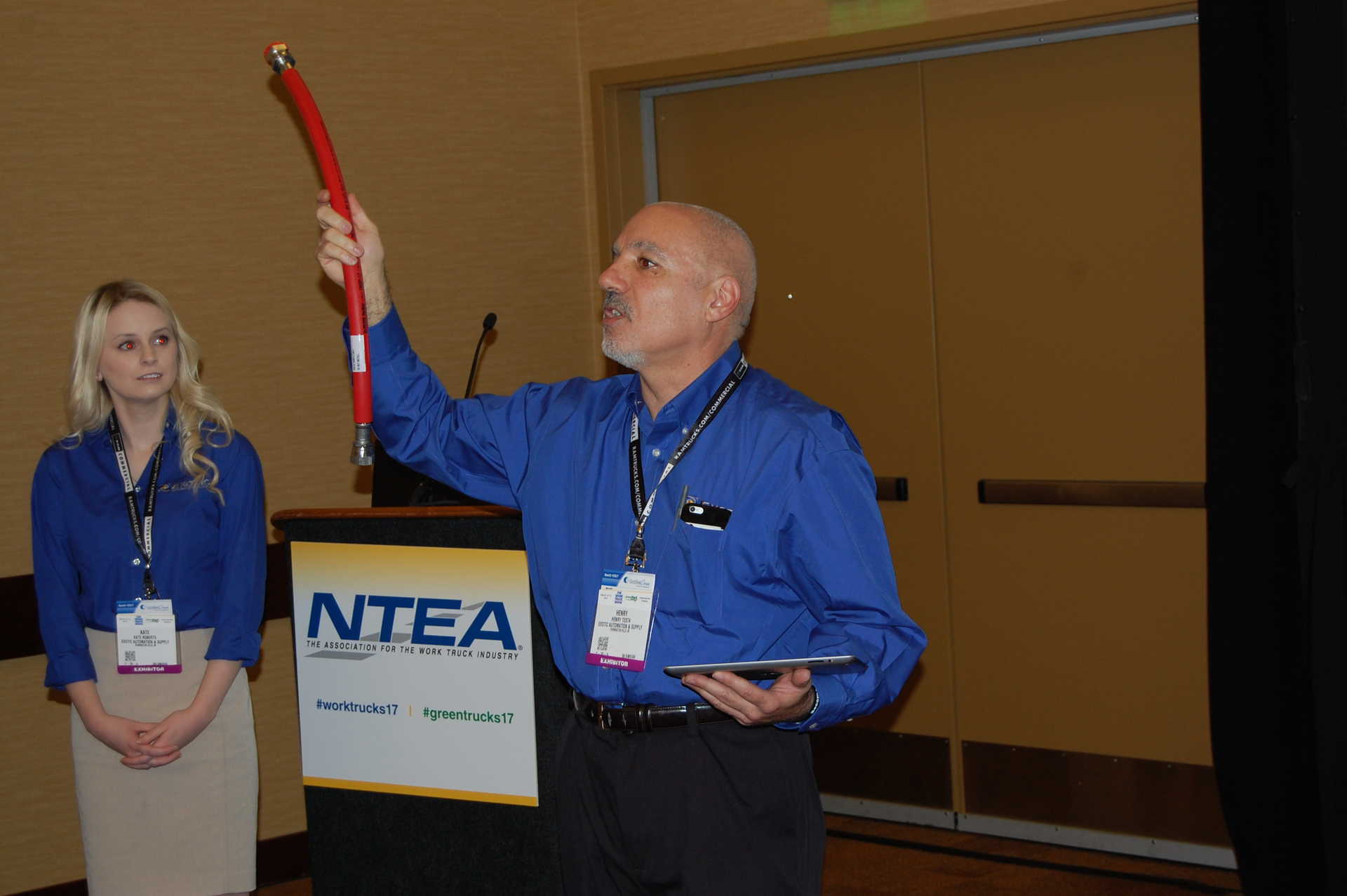 Exotic39s Henry Testa shows off Parker Hannifin39s new low permeation natural gas fuel hose Photo by Sean Kilcarr for Fleet Owner