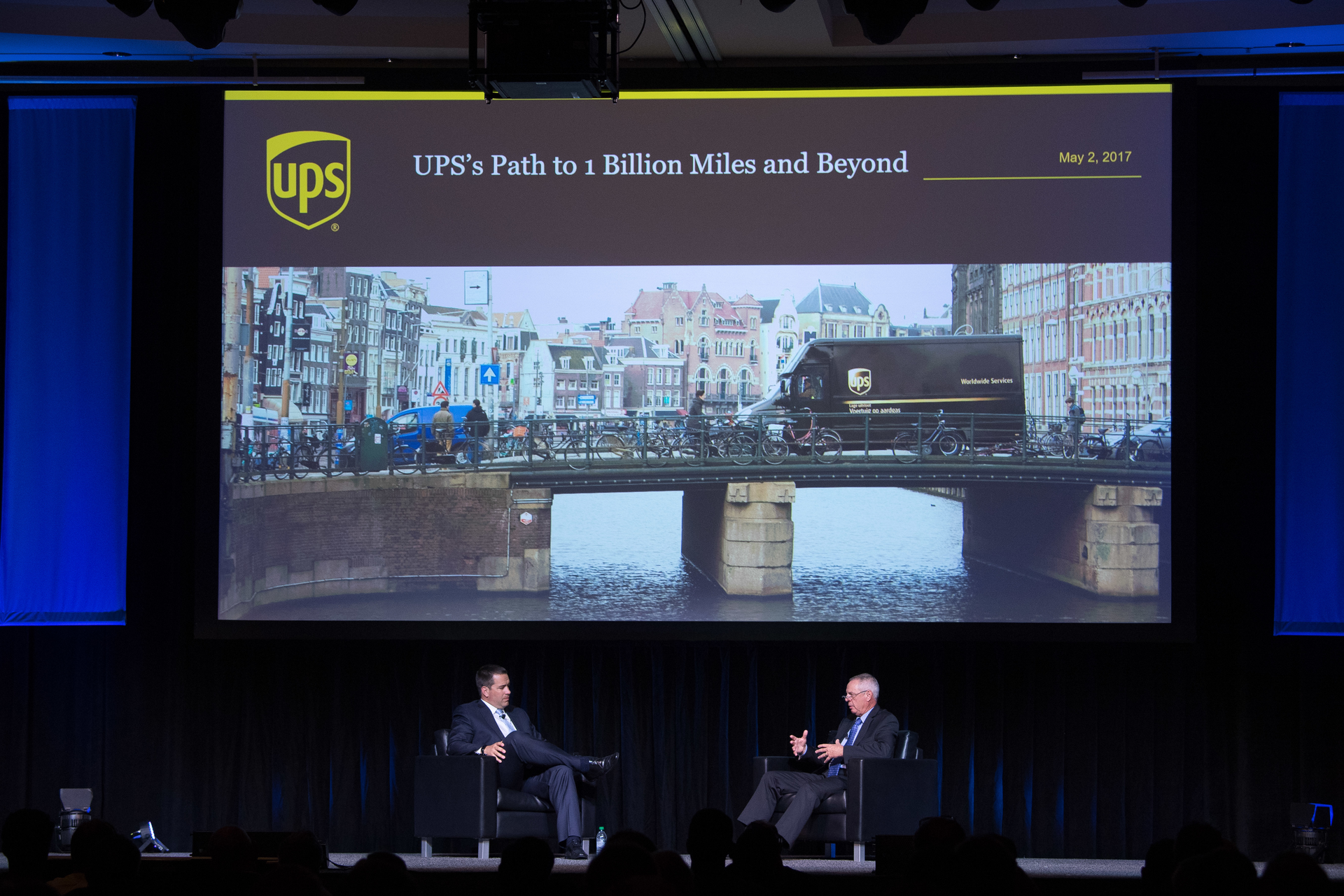 UPSrsquos Mike Castell at right talks about the prospects of natural gas in trucking with Erik Neandross at left CEO of Gladstein Neandross amp Associates