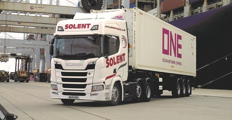 Refrigeratedtransporter 3854 1440419 Solent Transport Services Specify Krone Box Liners For Cool Flexibility 0