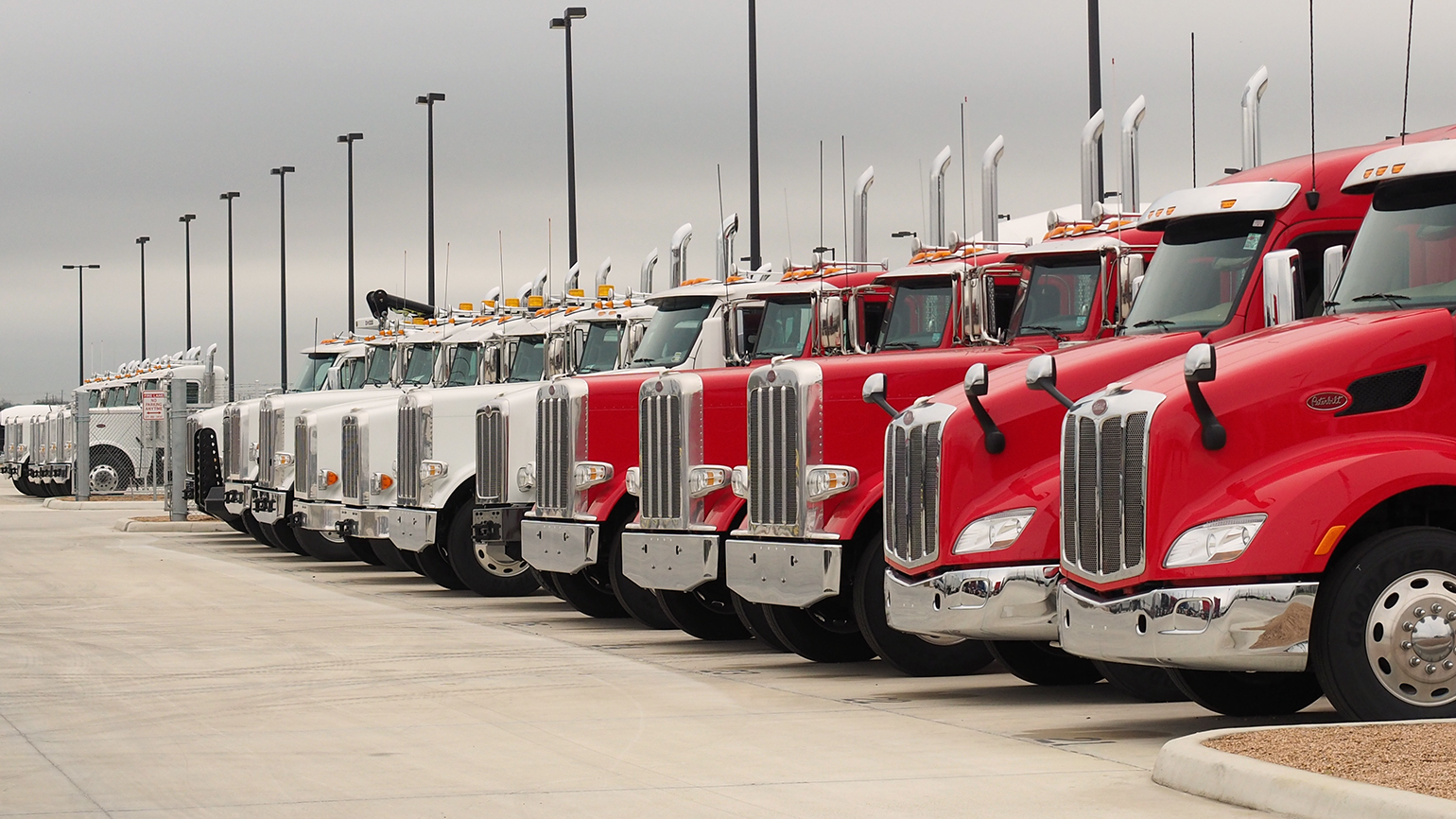 According to data from WardsAuto heavytruck sales in the US and Canada continue to rise