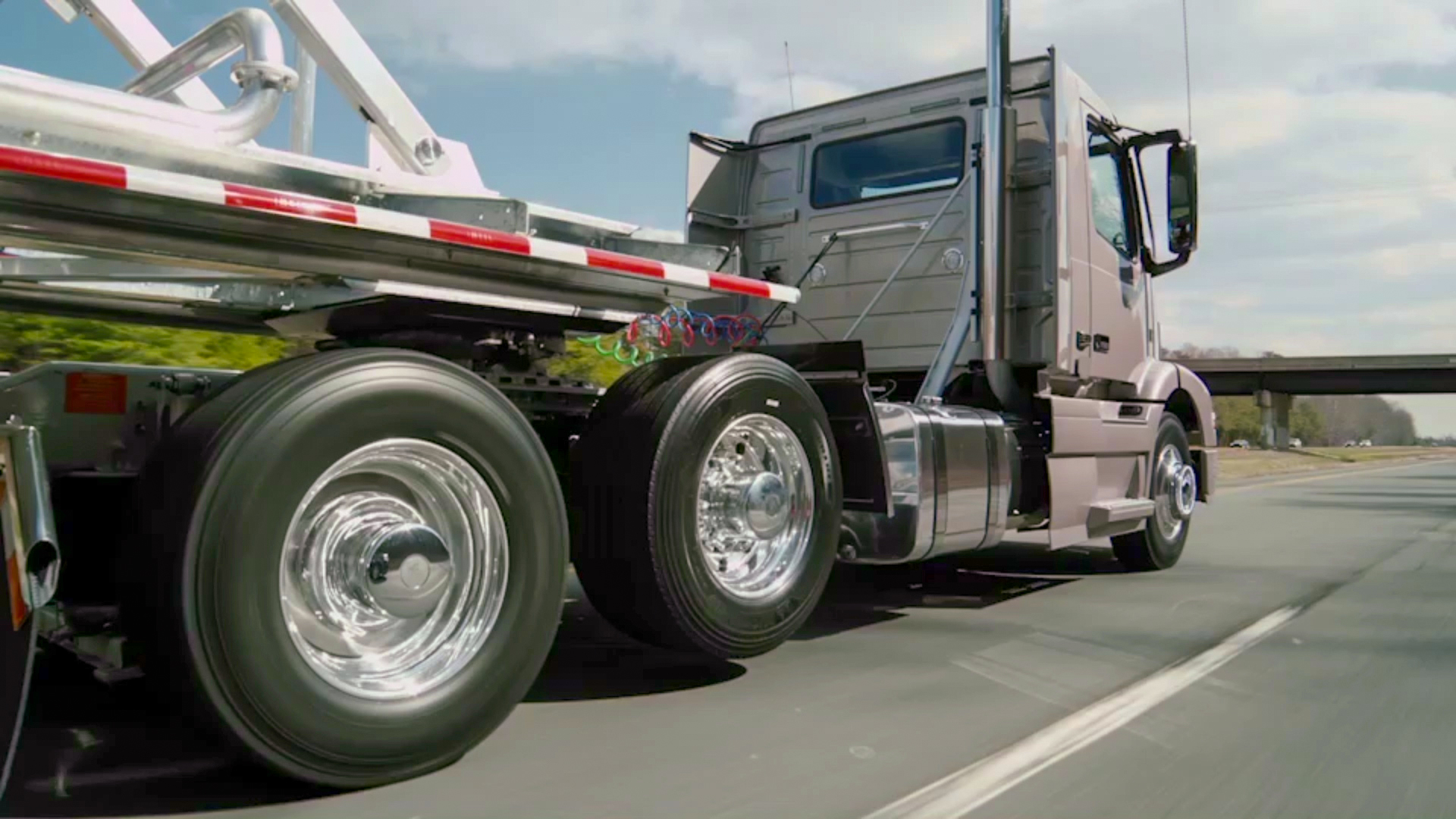 A 6x2 axle configuration offers fuel savings of about 25 but there have been some issues with reduced tire life File photo