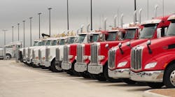 Fleetowner 37985 Ftr Class 8 Orders Trucks Pic