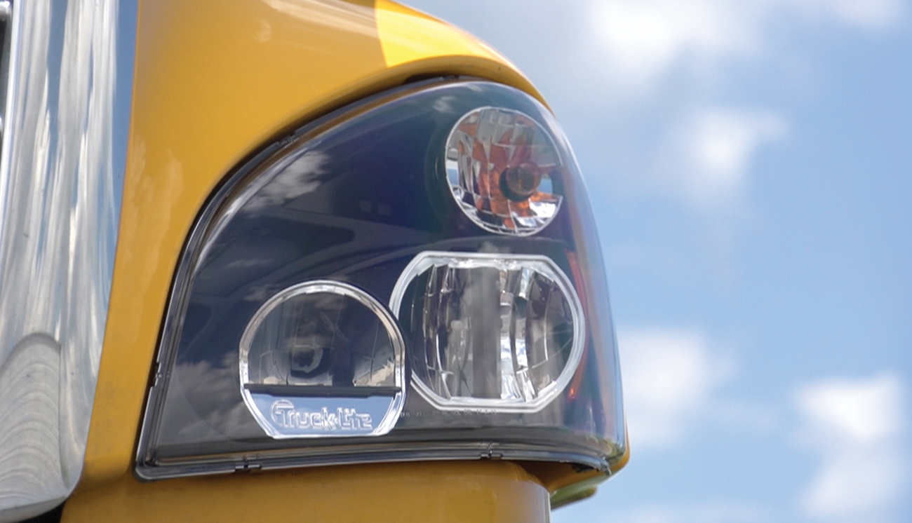 Penske truck headlamp