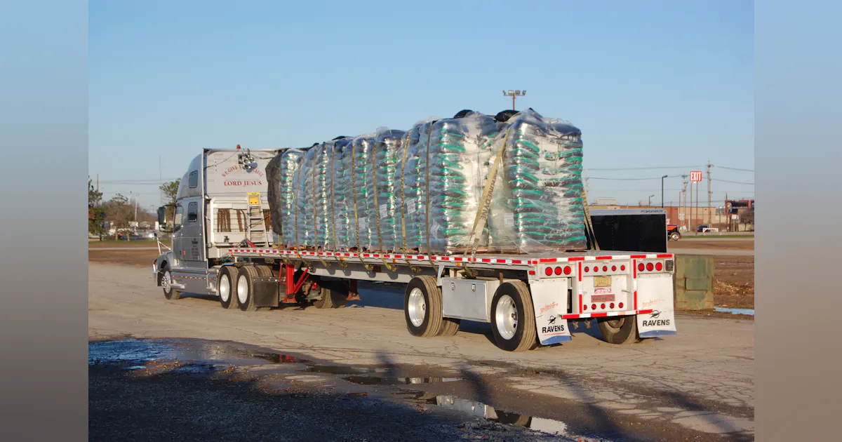 Flatbed cargo securement training program offered | FleetOwner