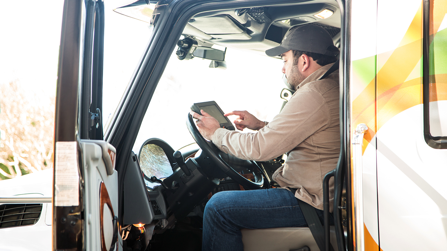 Omnitracs driver using IVG while parked