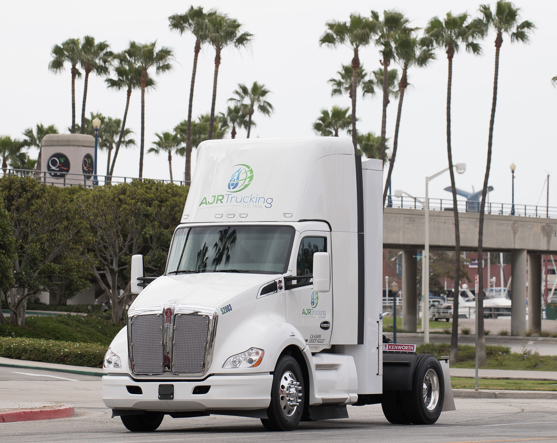 Kenworth T680 AJR Trucking