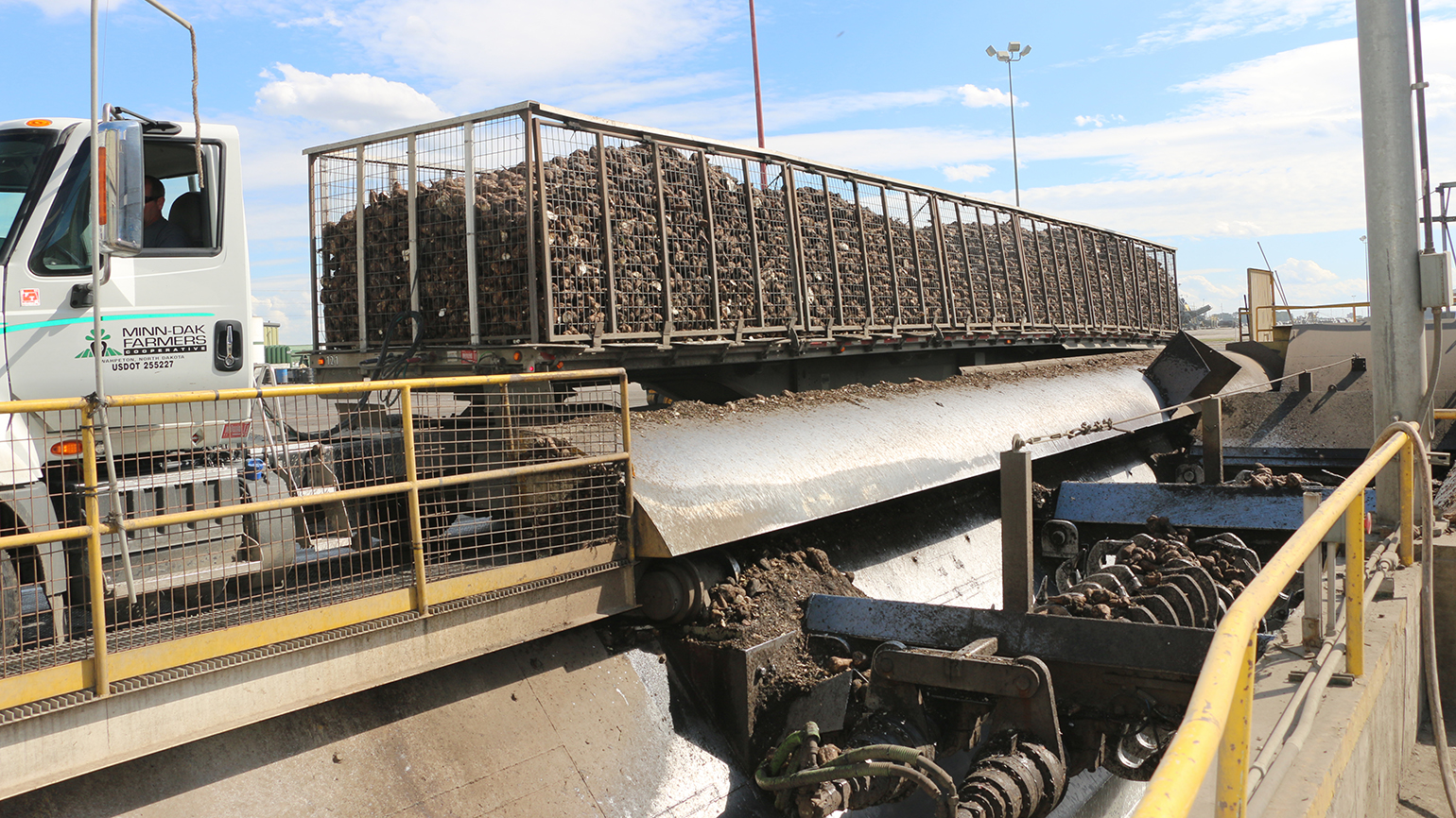 MINN-DAK East aluminum flatbed trailer