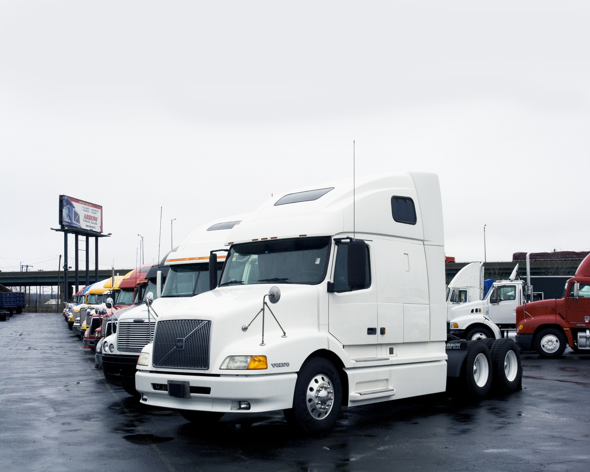 arrow-truck-sales-lota