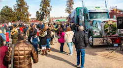 Kenworth W990 Capitol Christmas Tree