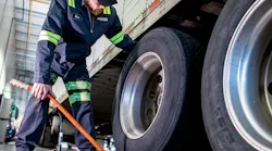 Pilot Flying J Truck Care technician