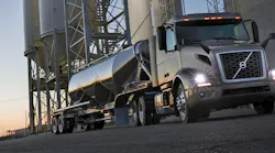 120618-Volvo_VNR_400.jpg