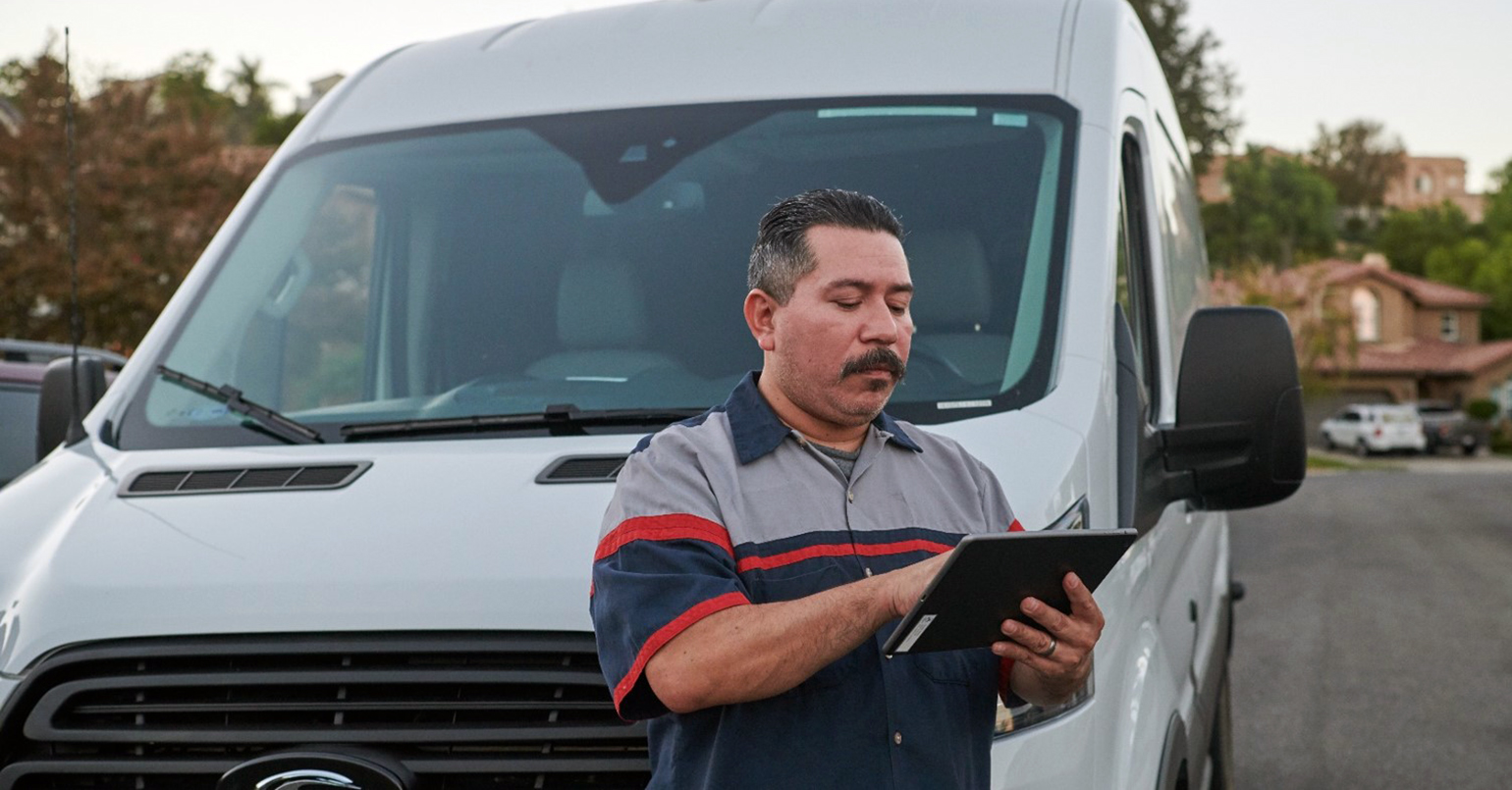 Verizon Connect field service worker