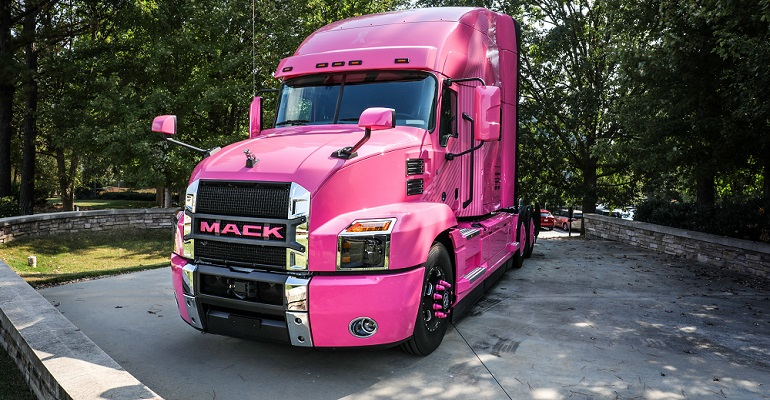 Refrigeratedtransporter 4506 191004 Pink Mack Anthem 1