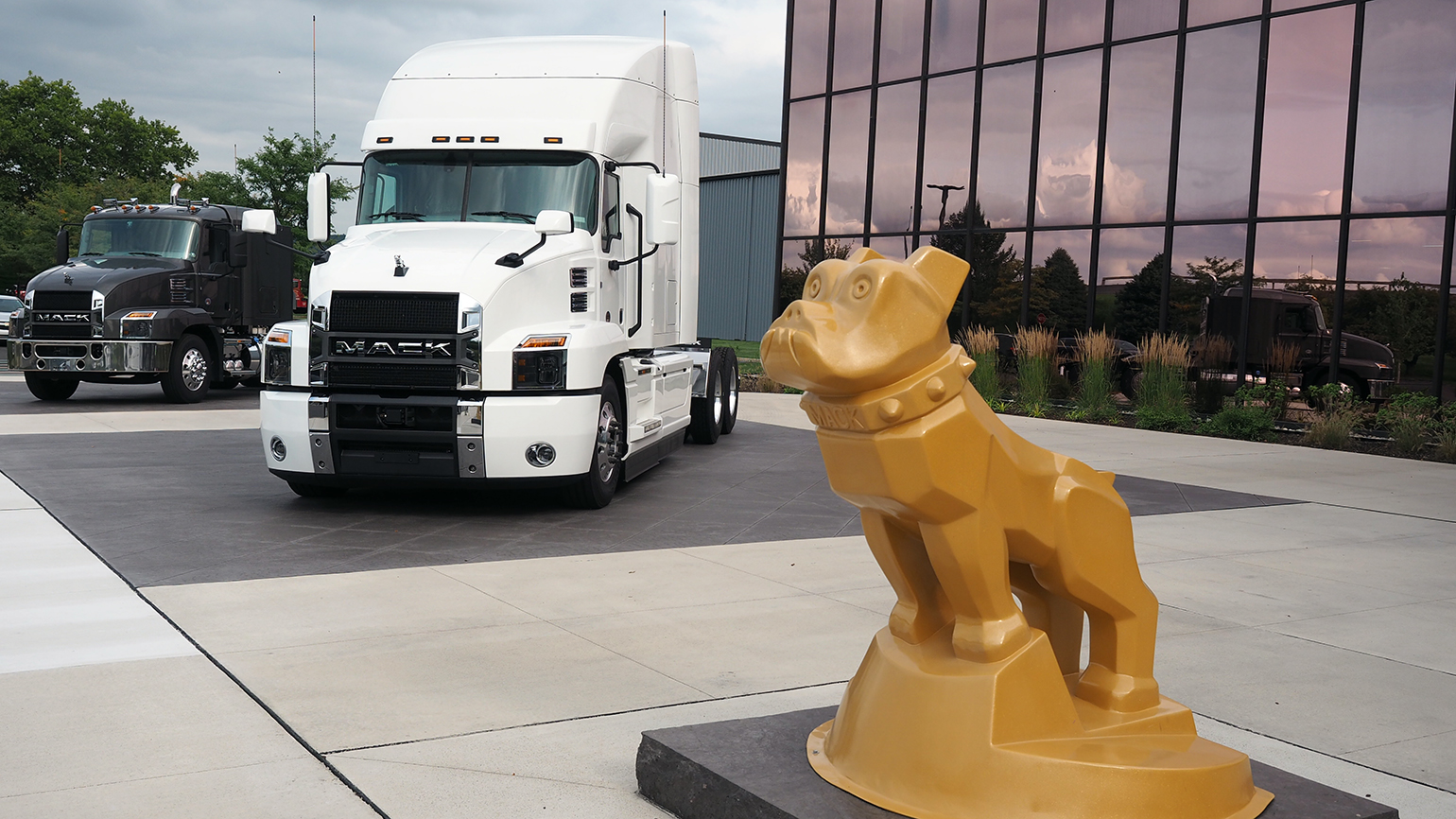 Mack Trucks Customer Center Allentown, PA