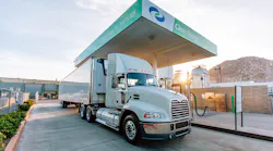 111419 HDT-fueling-at-Clean-Energy-Station-Resized.jpg