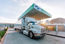 111419 HDT-fueling-at-Clean-Energy-Station-Resized.jpg 111419 HDT-fueling-at-Clean-Energy-Station-Resized.jpg