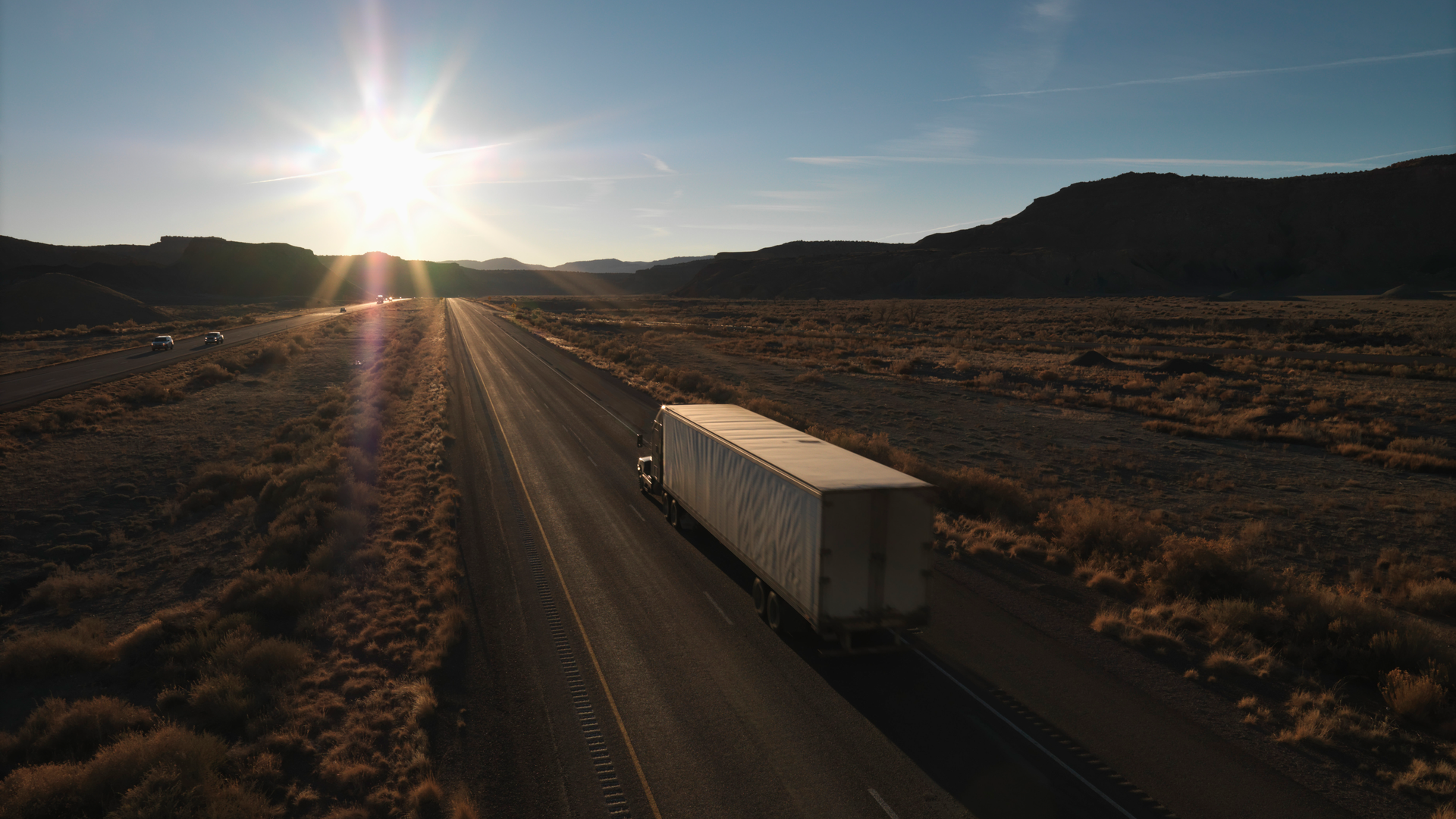 Truck On Highway In Sun 5e7e1e0e64dfe