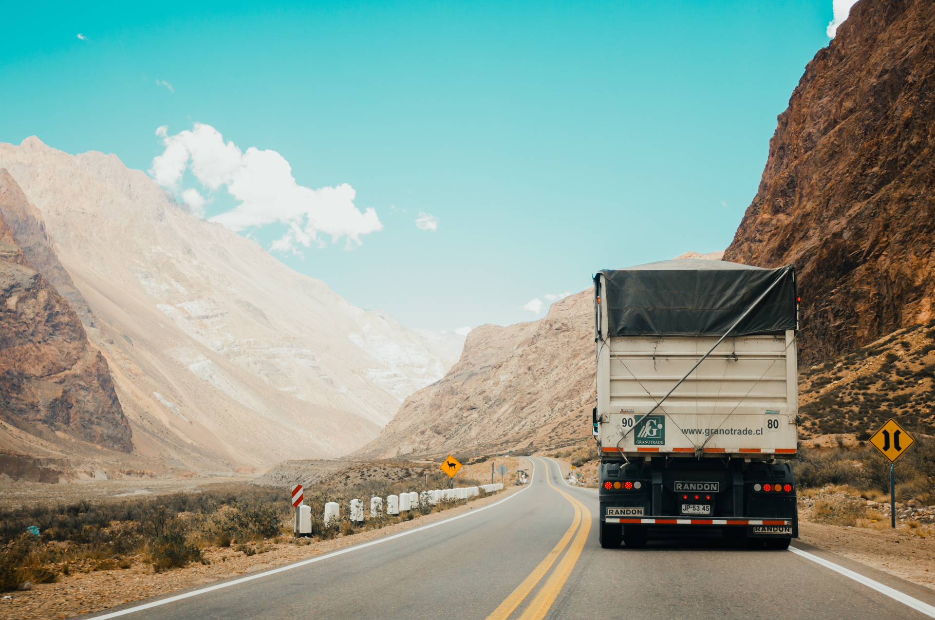 040720 Truck On Highway Rodrigo Abreu Unsplash 5e8c8509ca7ae
