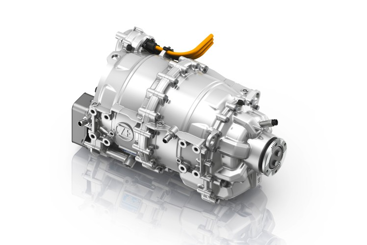 Ready for series production: The CeTrax electric central drive for commercial vehicles can be integrated into an existing vehicle platform with little effort.
