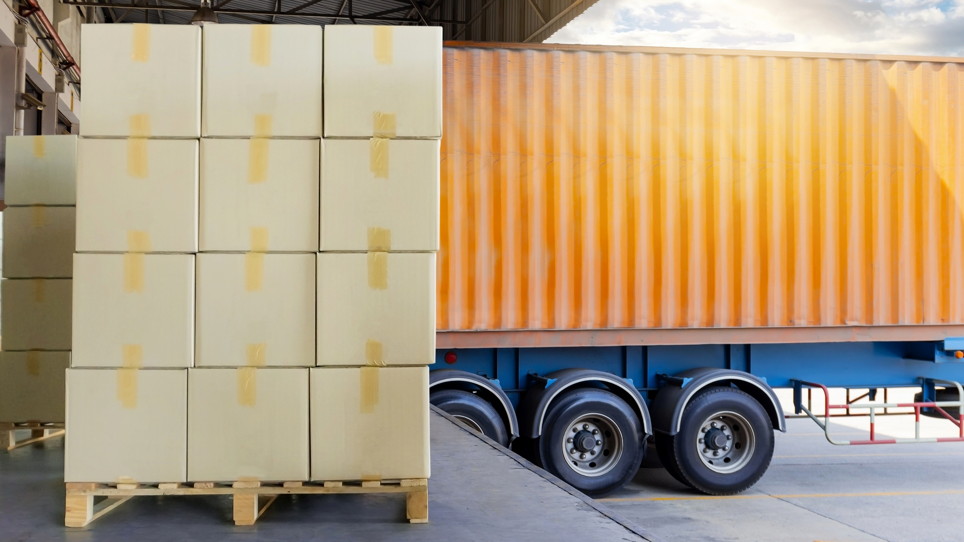 Siwakorn Klomwinyarn Dreamstime Shipping Truck Freight 5ecfb67f4304d