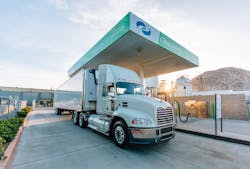 Hdt Fueling At Clean Energy Station 5eb97e2e4dc82 Hdt Fueling At Clean Energy Station 5eb97e2e4dc82