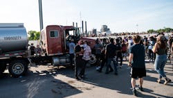 Truck I35w Protest Stephen Maturen 5ed51dcc2c11c Truck I35w Protest Stephen Maturen 5ed51dcc2c11c