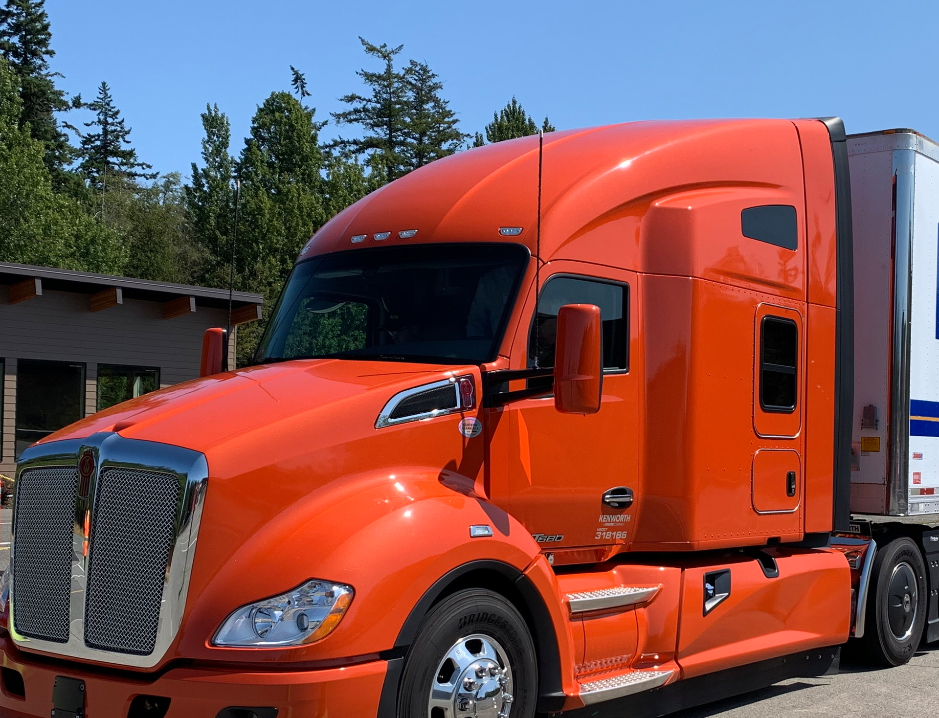 Kenworth T680 Transition Trucking Award 5ef0c0d4880e5