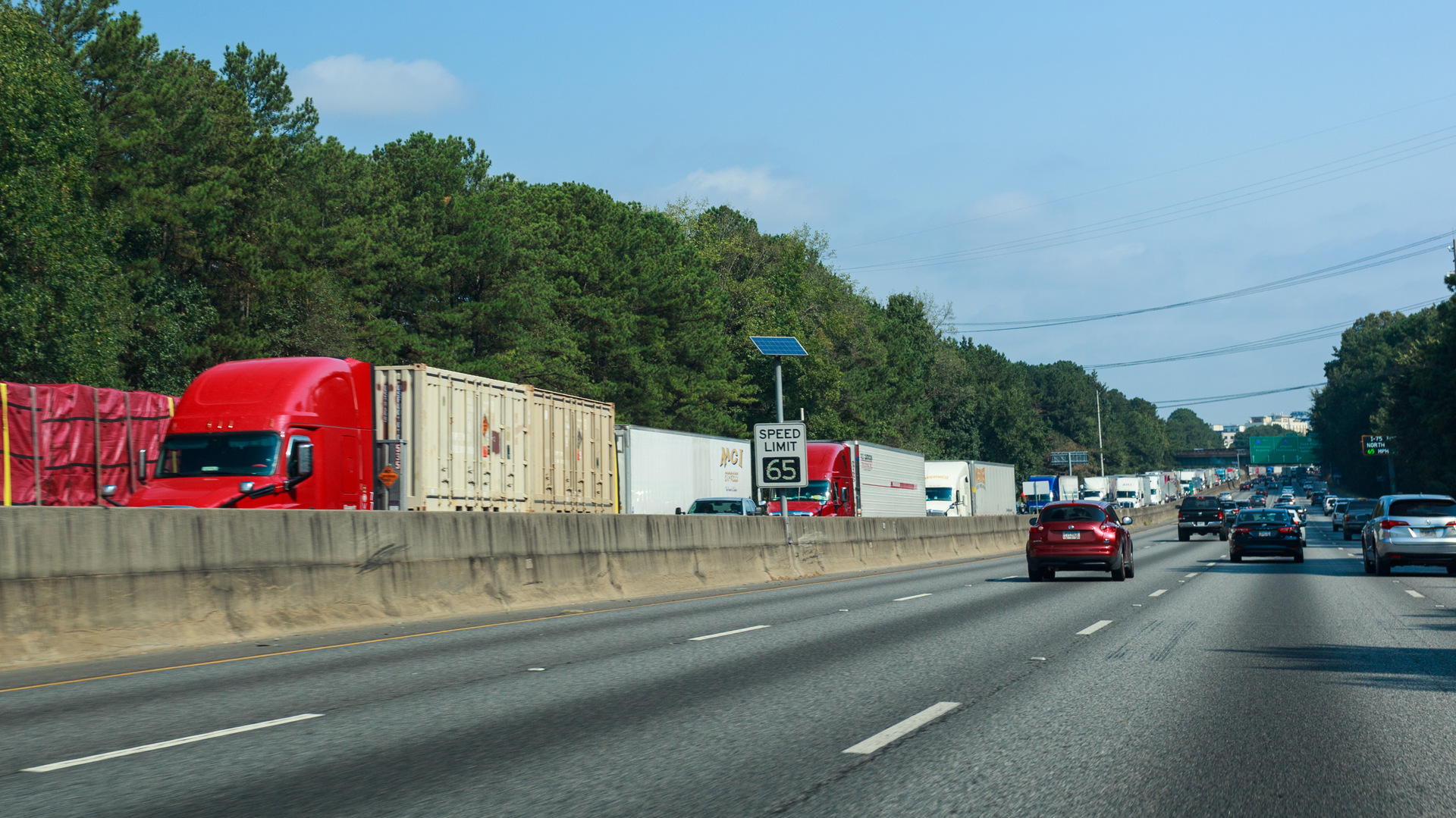 Trucks Highway Redwood8 Dreamstime 5f0dfb62c0f1c