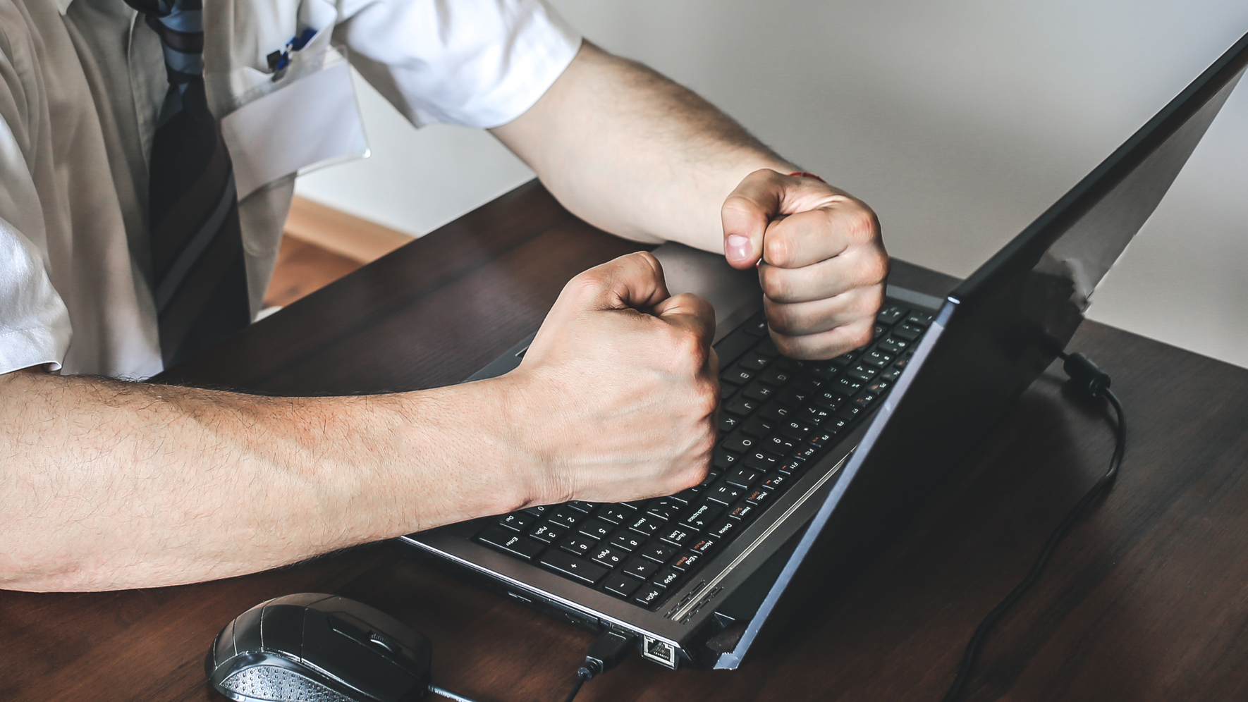 Employee Vadym Plysiuk Dreamstime 5f3a84602ace6