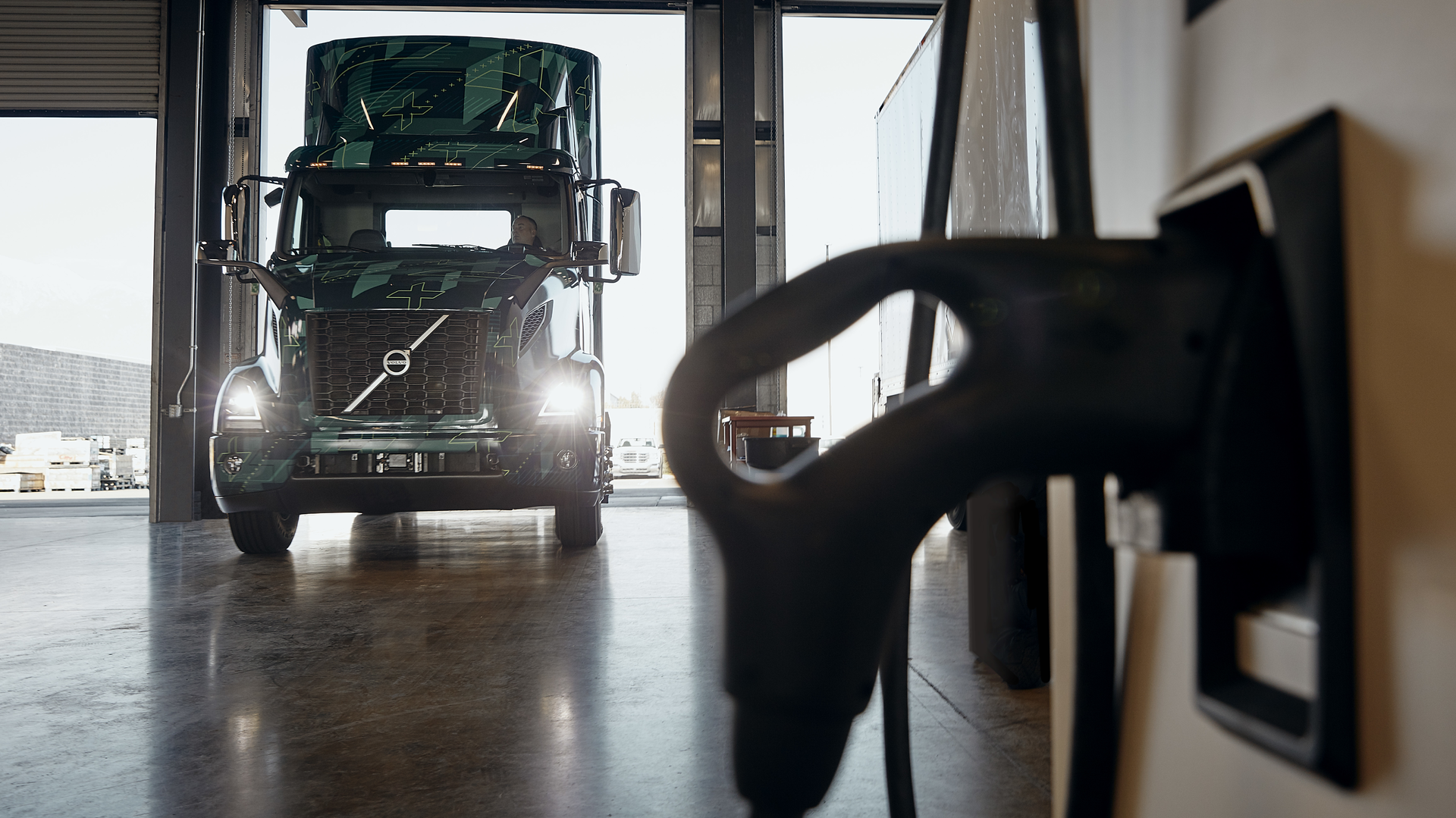 Volvo Vnr Electric With Charging Station 5f4fa84e55df9