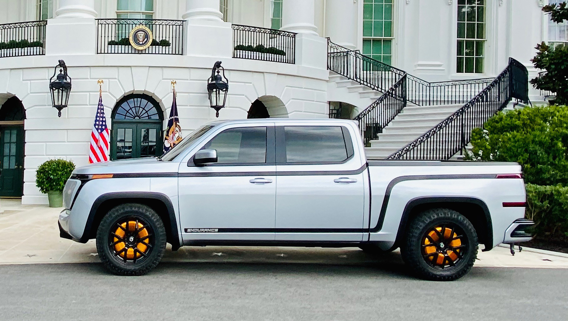 Lordstown Endurance White House 5f7244a4e4f71