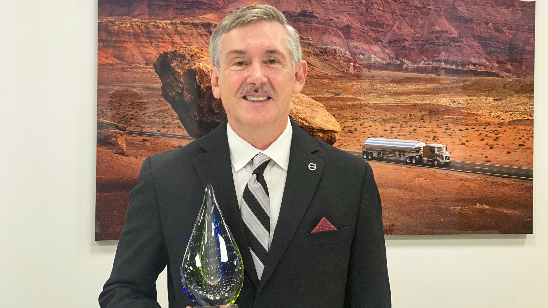 Keith Brandis, Vice President of Partnerships and Strategic Solutions at Volvo Group, accepts the 2020 Innovation Award as part of the Volvo LIGHTS project team, which was honored at BREATHE Southern California&rsquo;s Breath of Life awards ceremony on Sept. 24.