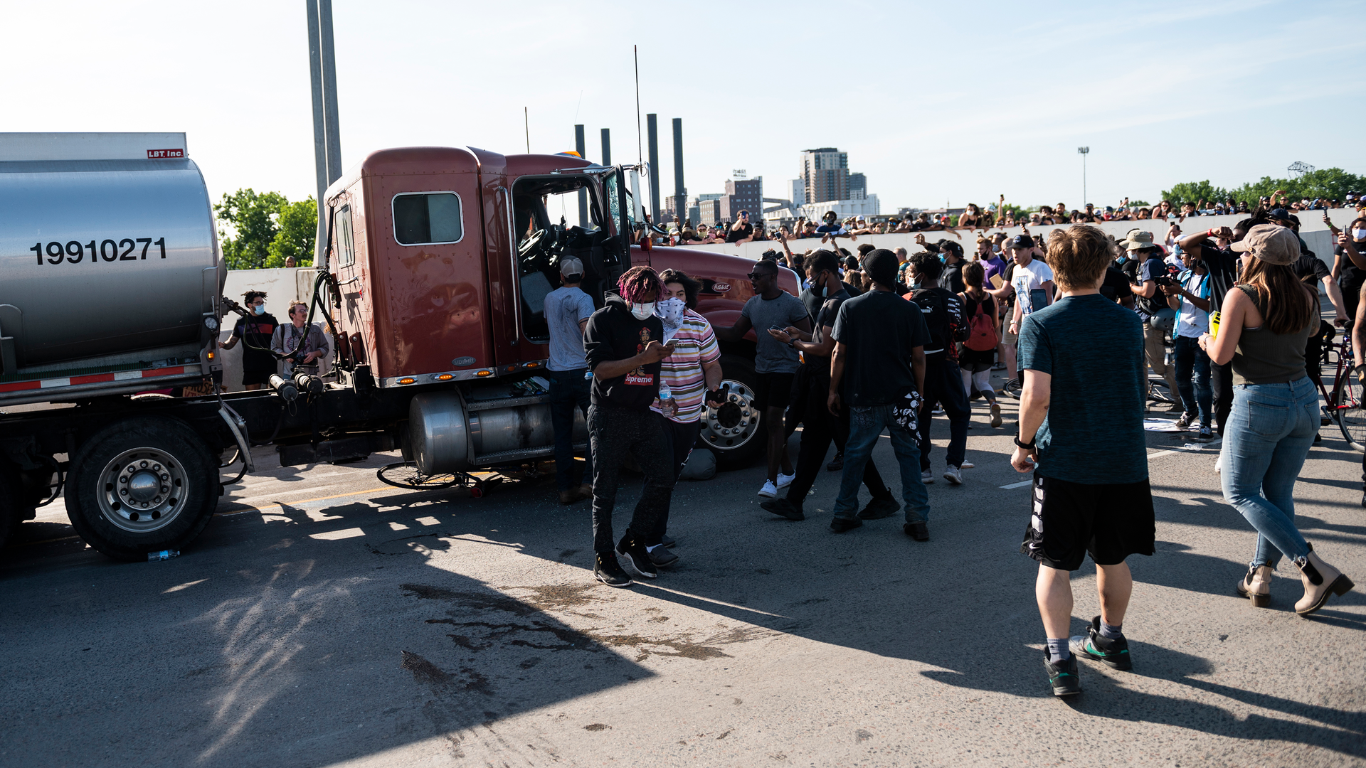 Truck I35w Protest Stephen Maturen 5f96df8e828e4