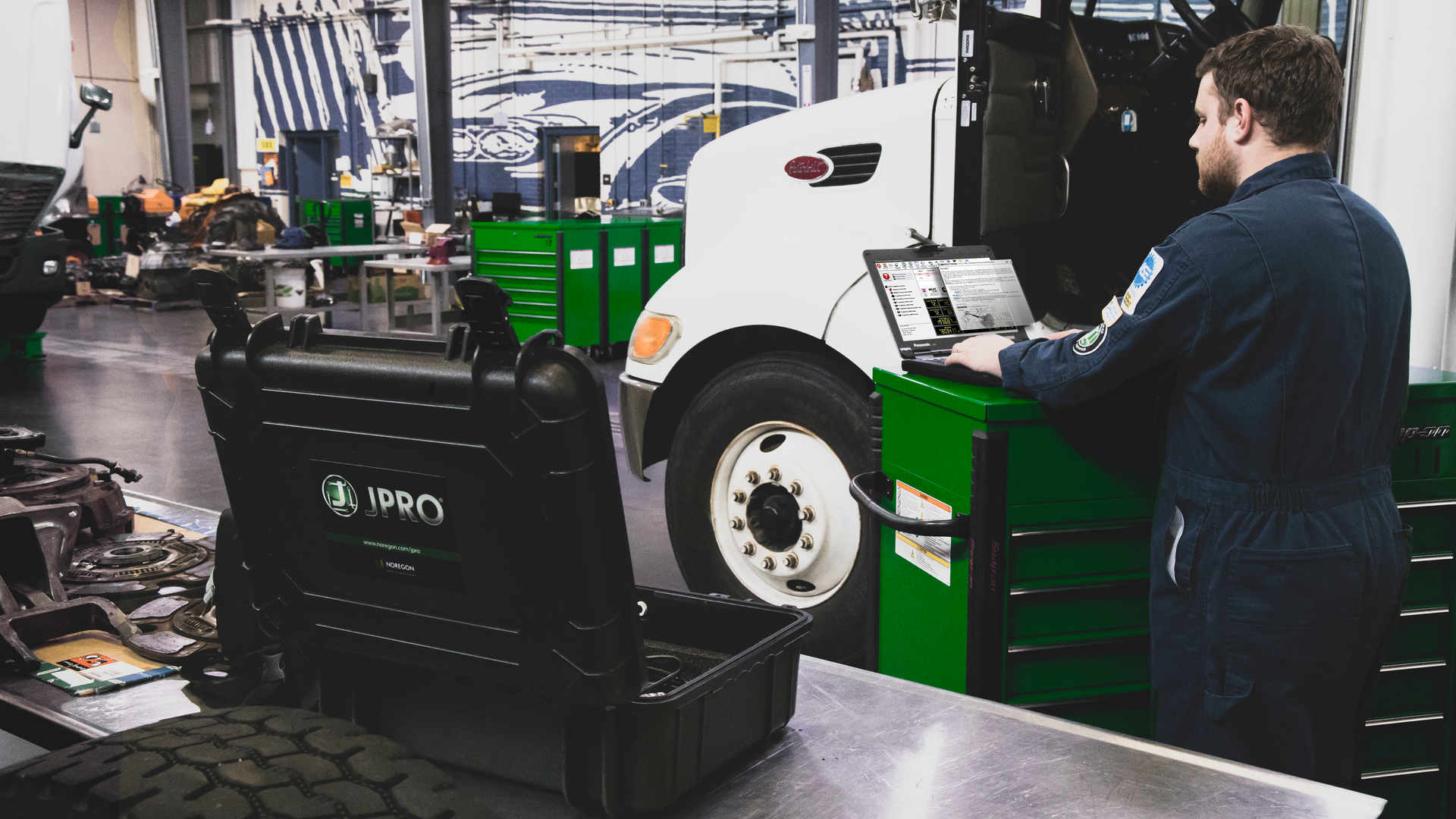 In an industry where technological advances are being kicked into hyperdrive, A-level technicians need the right blend of knowledge, skills, and cutting-edge diagnostic tools.