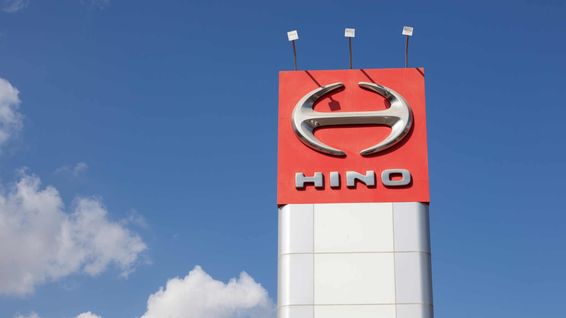 Hino Trucks Typhoonski Dreamstime 604fce9913a10