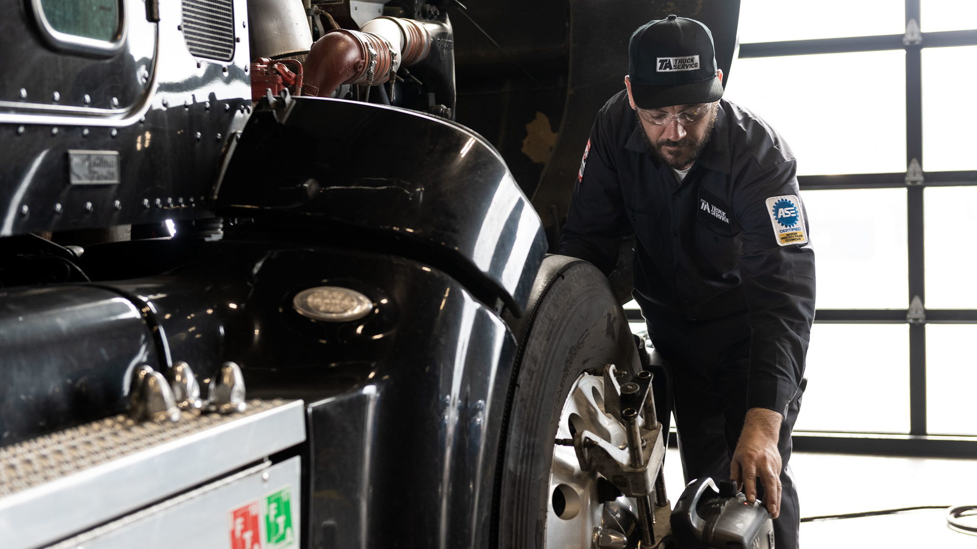 Truck Service 605cfee28ea3b