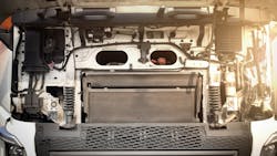 Semi Truck Maintenance Siwakorn Klomwinyarn Dreamstime 6046312e6cdd0 Semi Truck Maintenance Siwakorn Klomwinyarn Dreamstime 6046312e6cdd0