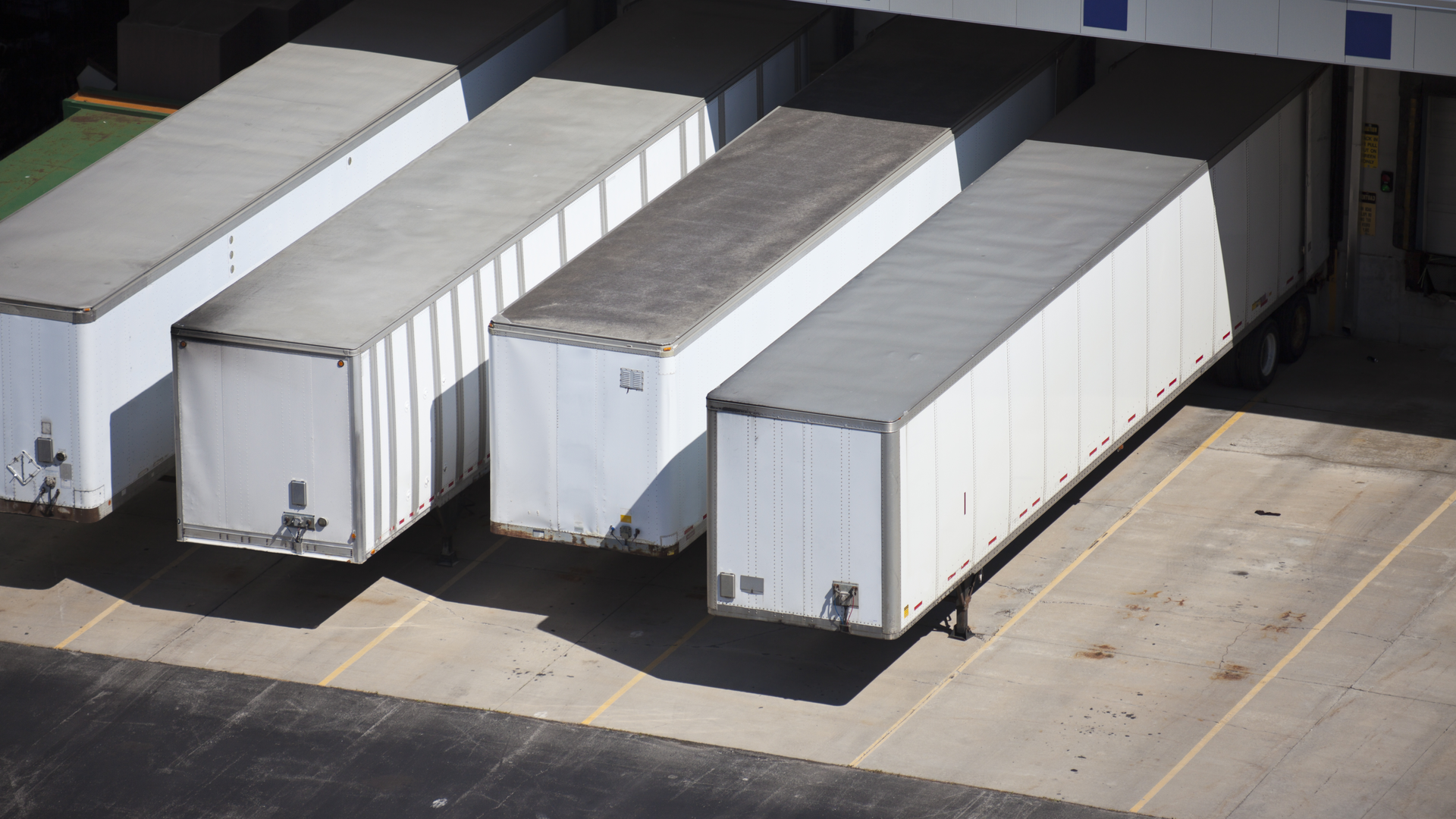 Trailers Loading Dock Benkrut Dreamstime