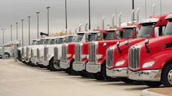 Fleetowner 37985 Ftr Class 8 Orders Trucks Pic