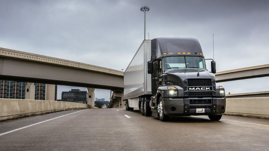 210610 Mack Anthem Day Cab 60c9fab8ce8a8