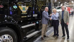 Peterbilt New Model 579 Key Hand Off 60ca5d893d14a Peterbilt New Model 579 Key Hand Off 60ca5d893d14a