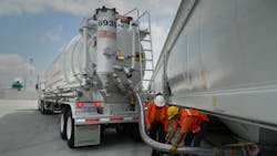 Pulsating brake-activated lamps, in addition to standard steady-burning brake lamps, can help avoid rear-end collisions. Pulsating brake-activated lamps, in addition to standard steady-burning brake lamps, can help avoid rear-end collisions.